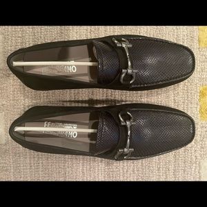 Men’s black Ferragamo Drivers 10.5